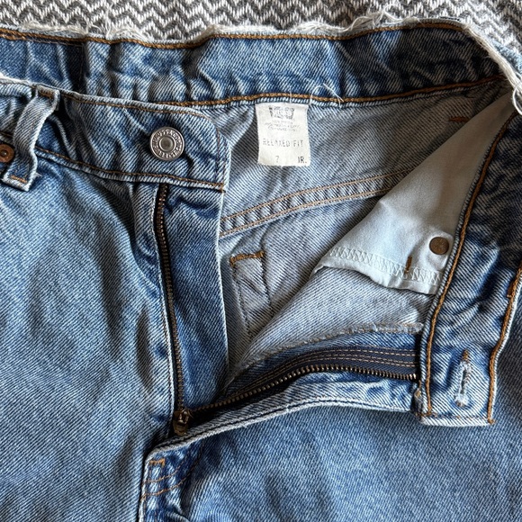 Vintage 90s Levi’s zipper fly cutoff shorts 28” waist - Picture 2 of 9